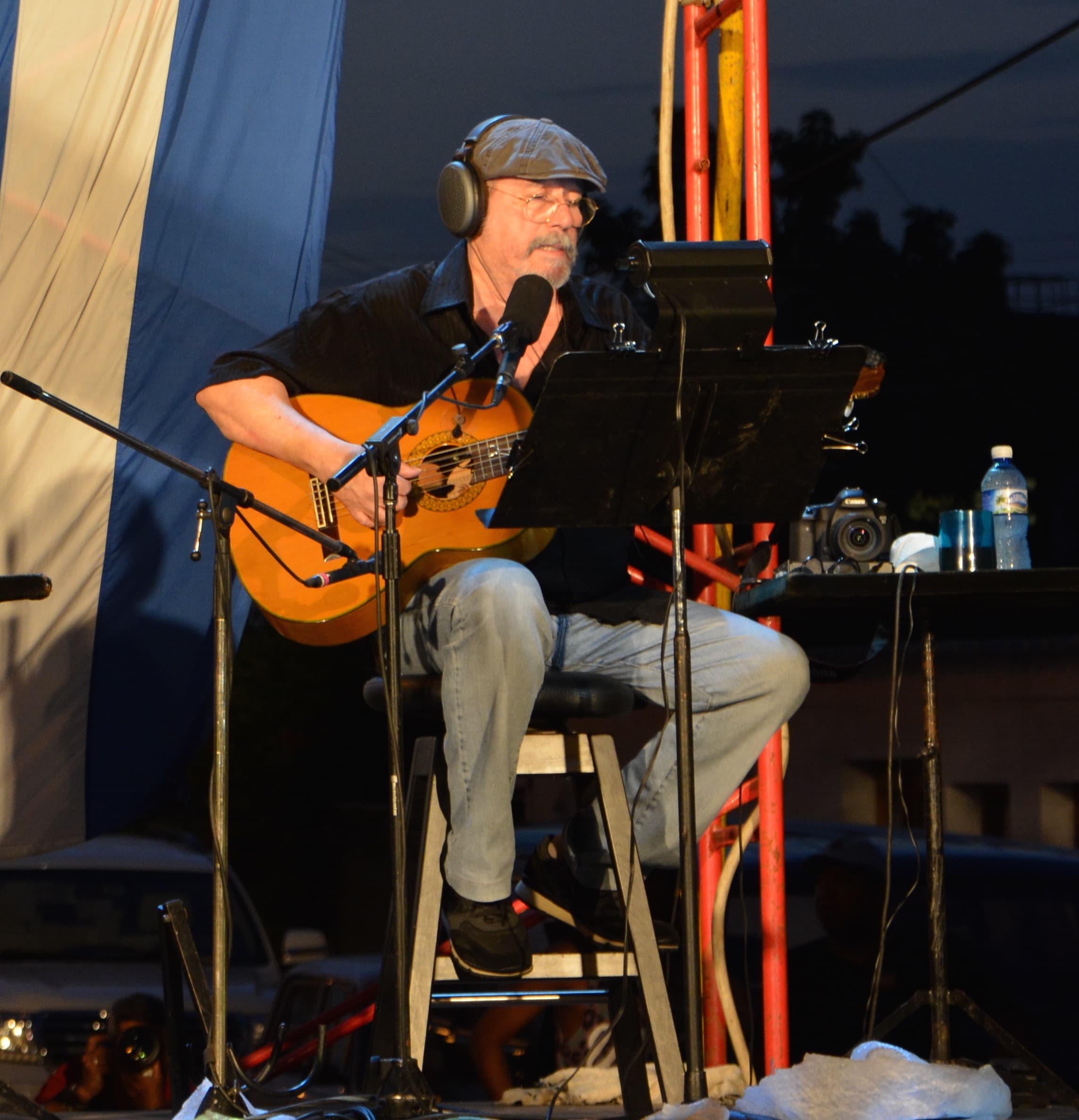 Silvio Rodriguez on stage in Havana, 2016