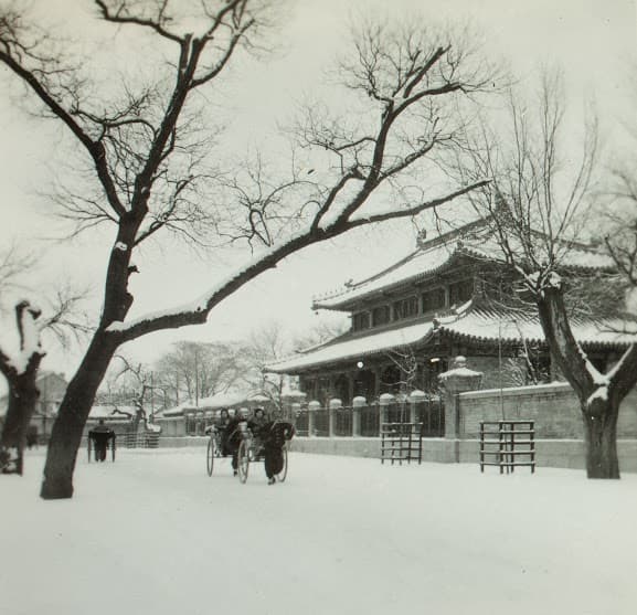 Photo taken by an American Presbyterian medical missionary couple - Dr. Ralph C. Lewis and Roberta T. Lewis - in China between 1933 and 1949.