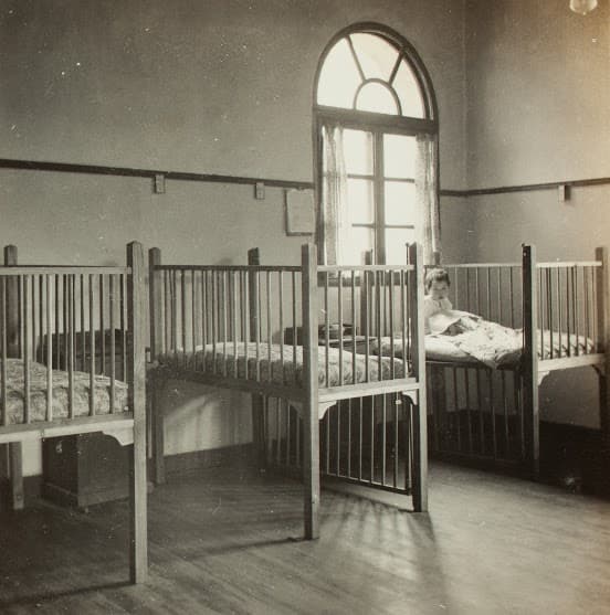 Photo taken by an American Presbyterian medical missionary couple - Dr. Ralph C. Lewis and Roberta T. Lewis - in China between 1933 and 1949.