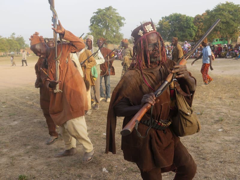 The Acoustik Festival doings included a spectacular excursion to the village of Kirina, where hunters, griots and costumed dancers paraded and performed to the delight of festival artists and journalists.