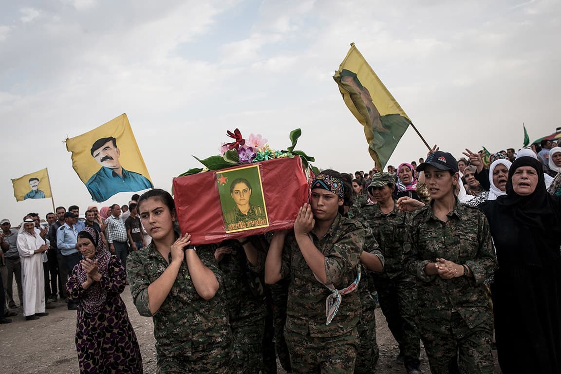 YPJ_4_coffin