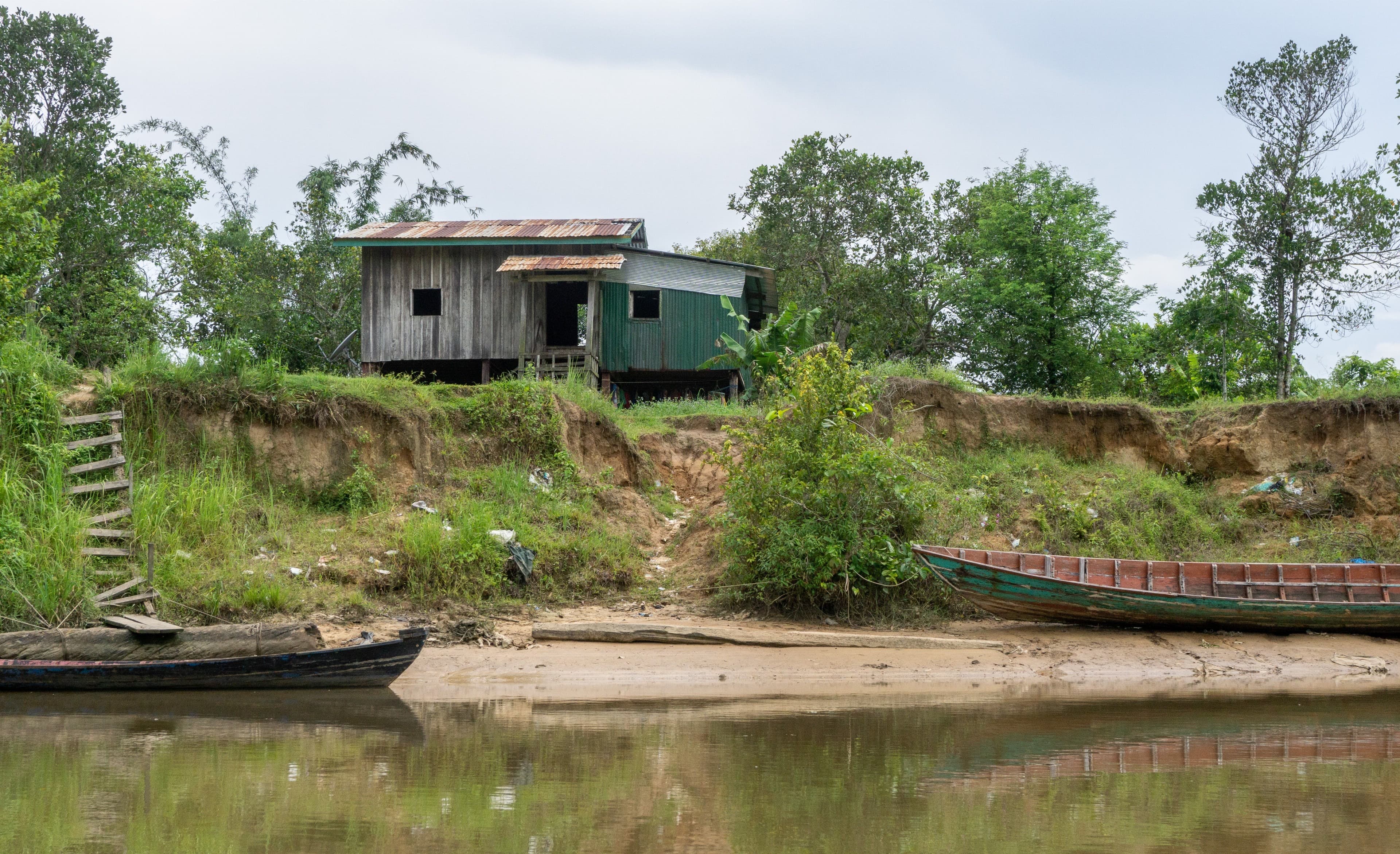 Sand mining in the Koh Kong estuary has led to erosion of riverbanks and the loss of habitat for fish.