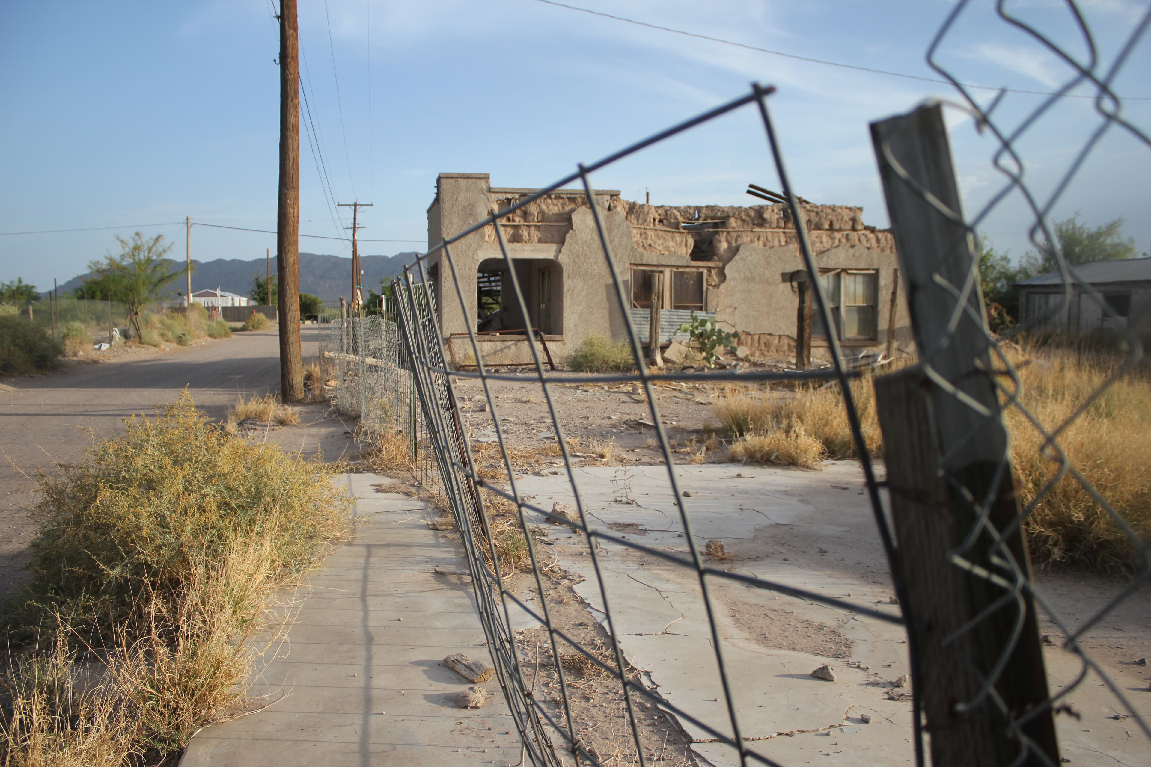 an abandoned adobe building in presidio, texas
