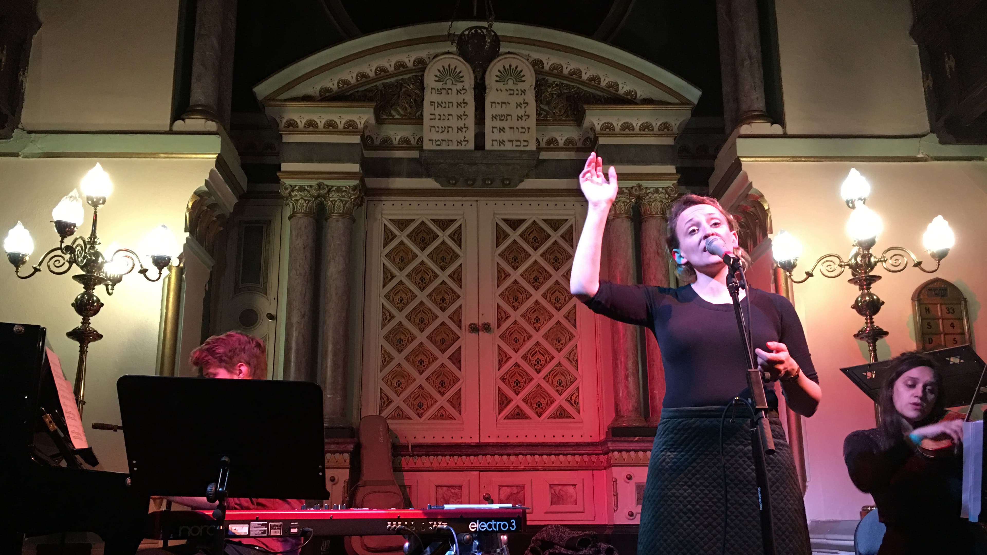 Ana Silvera singing at the Manchester Jewish Museum