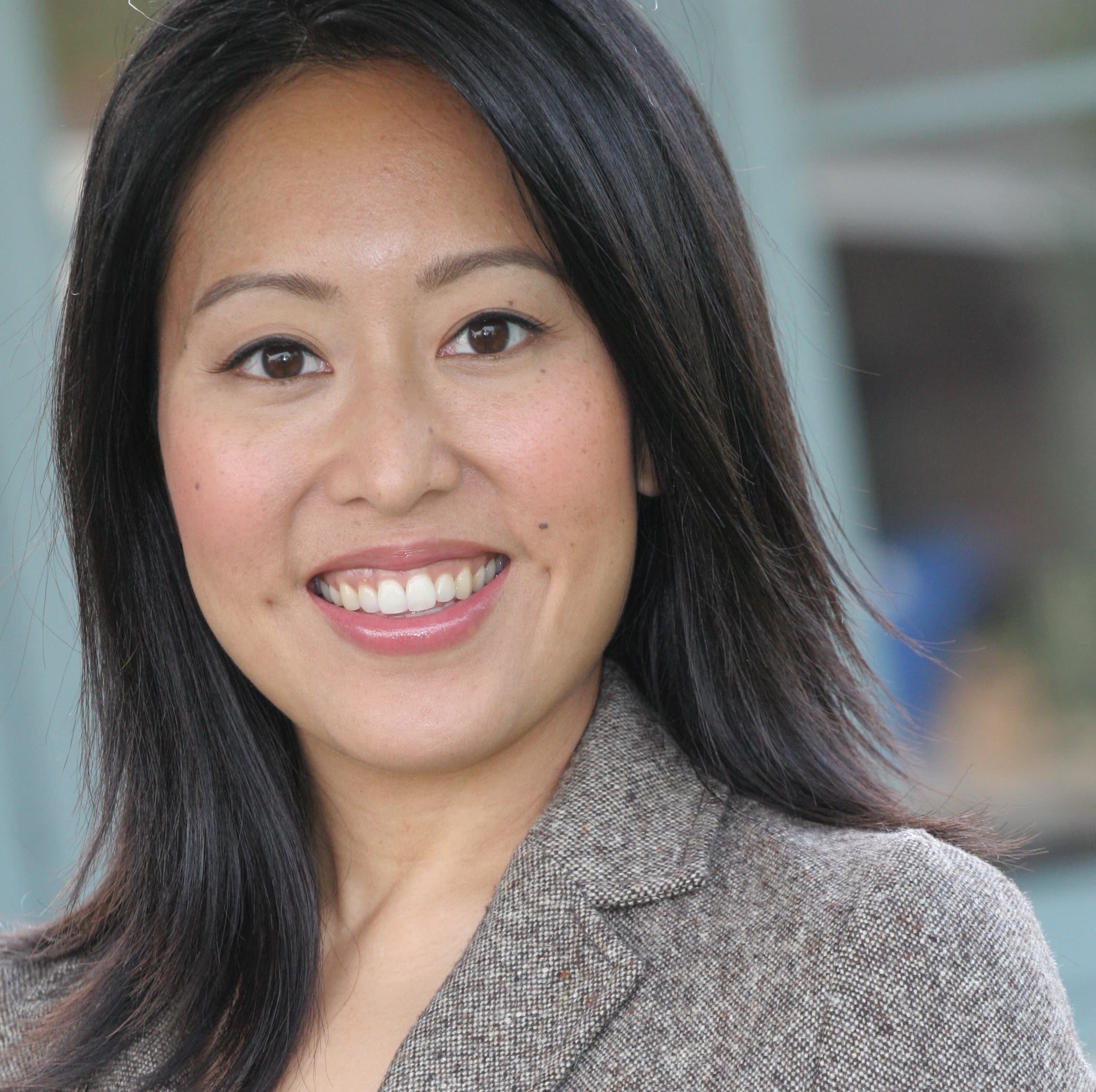 American journalist Lenora Chu and her husband moved to Shanghai with their little boy, Rainey in 2010. Soon it began: 