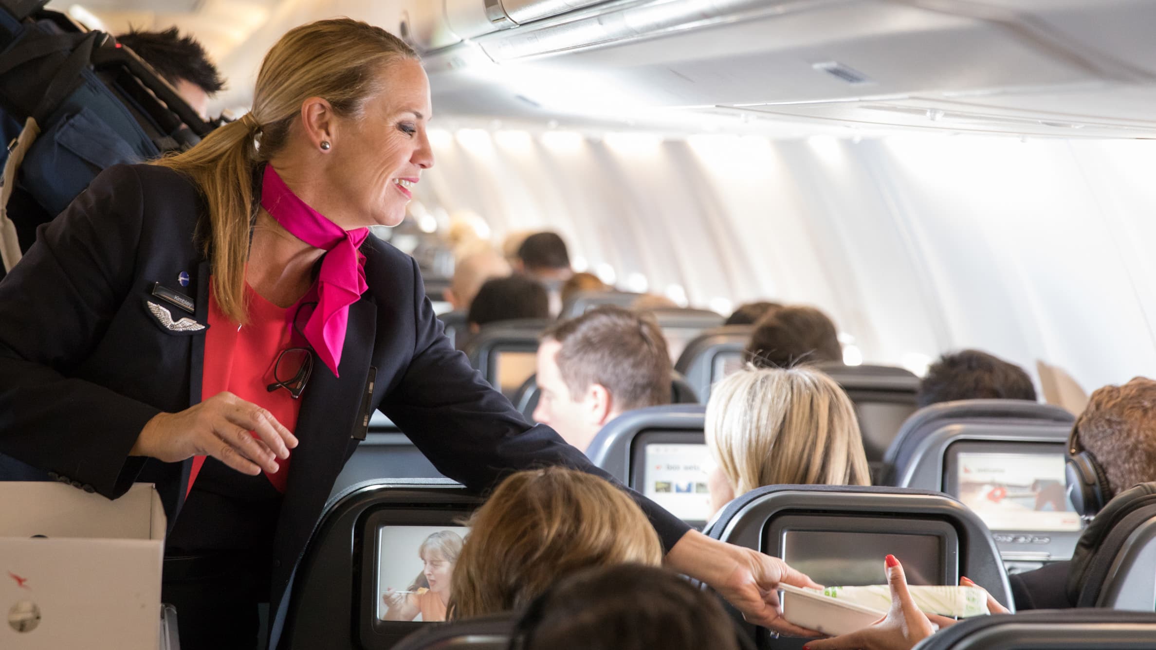This spring, passengers on a morning flight on Qantas Airways in Australia were greeted in an unusual way: They were on board the world's first waste-free flight. 