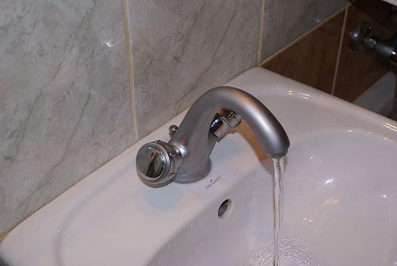 A Running sink.