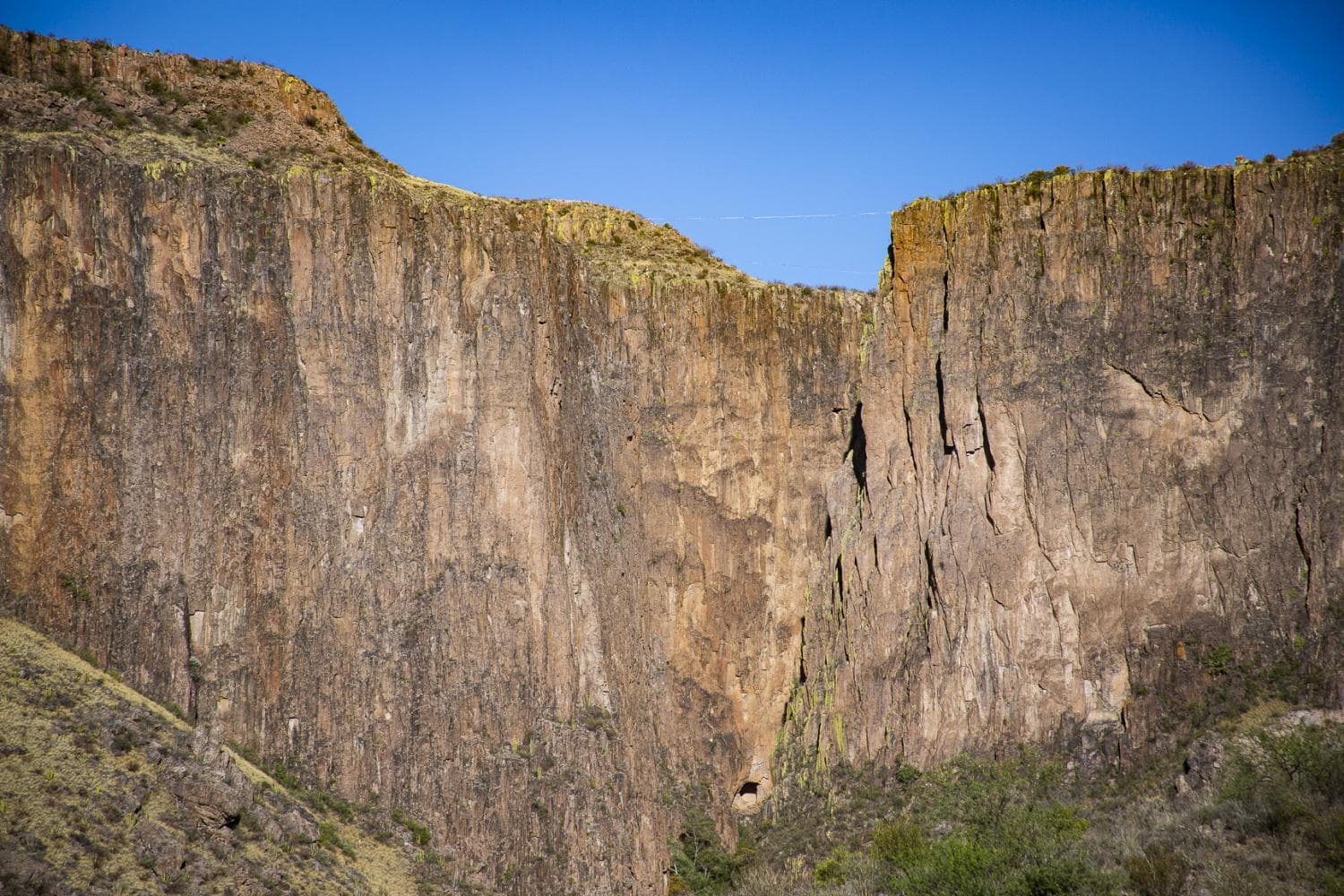 The Cruz del Diablo seen from below.
