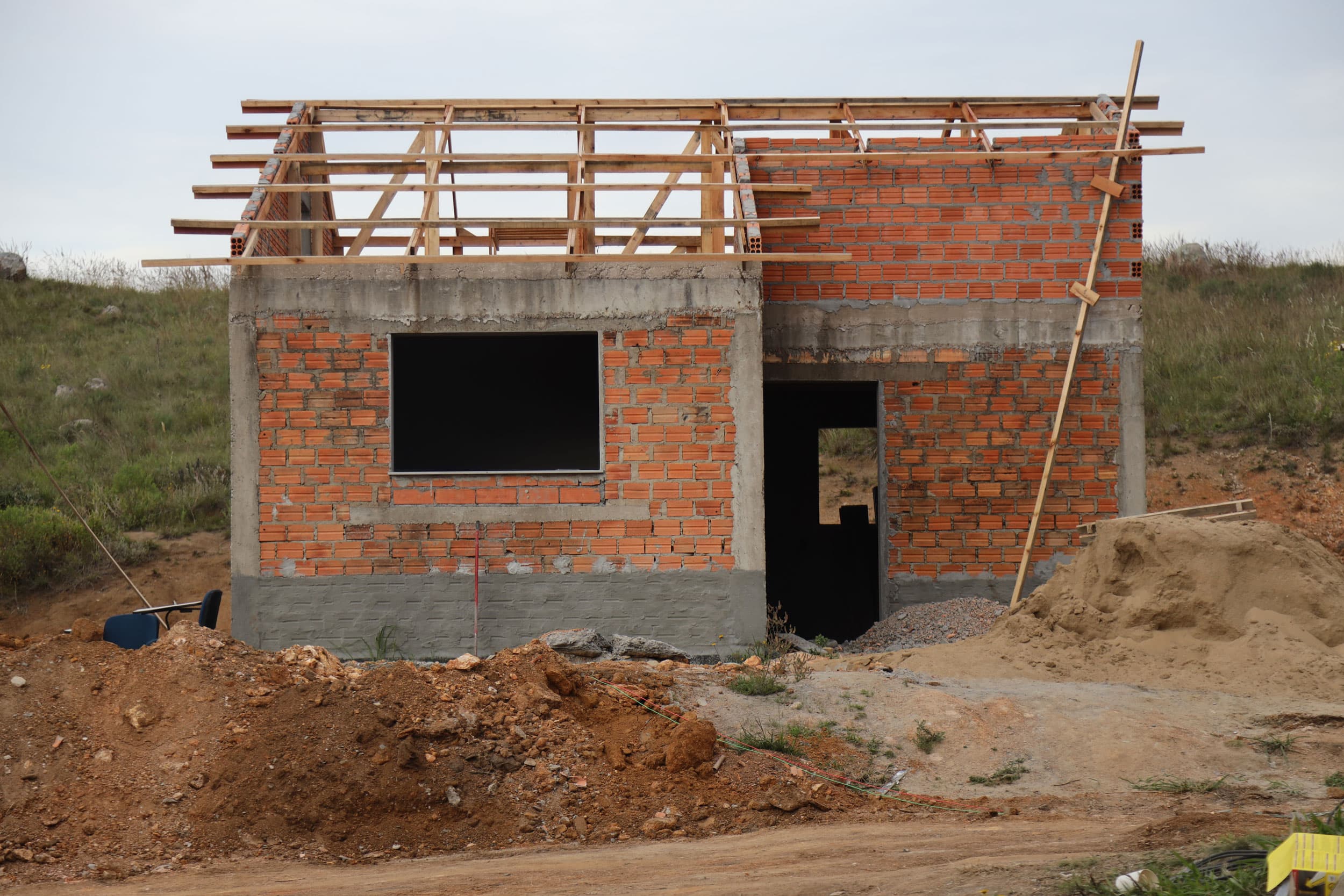 A public works project is underway in Quilombos dos Alpes.