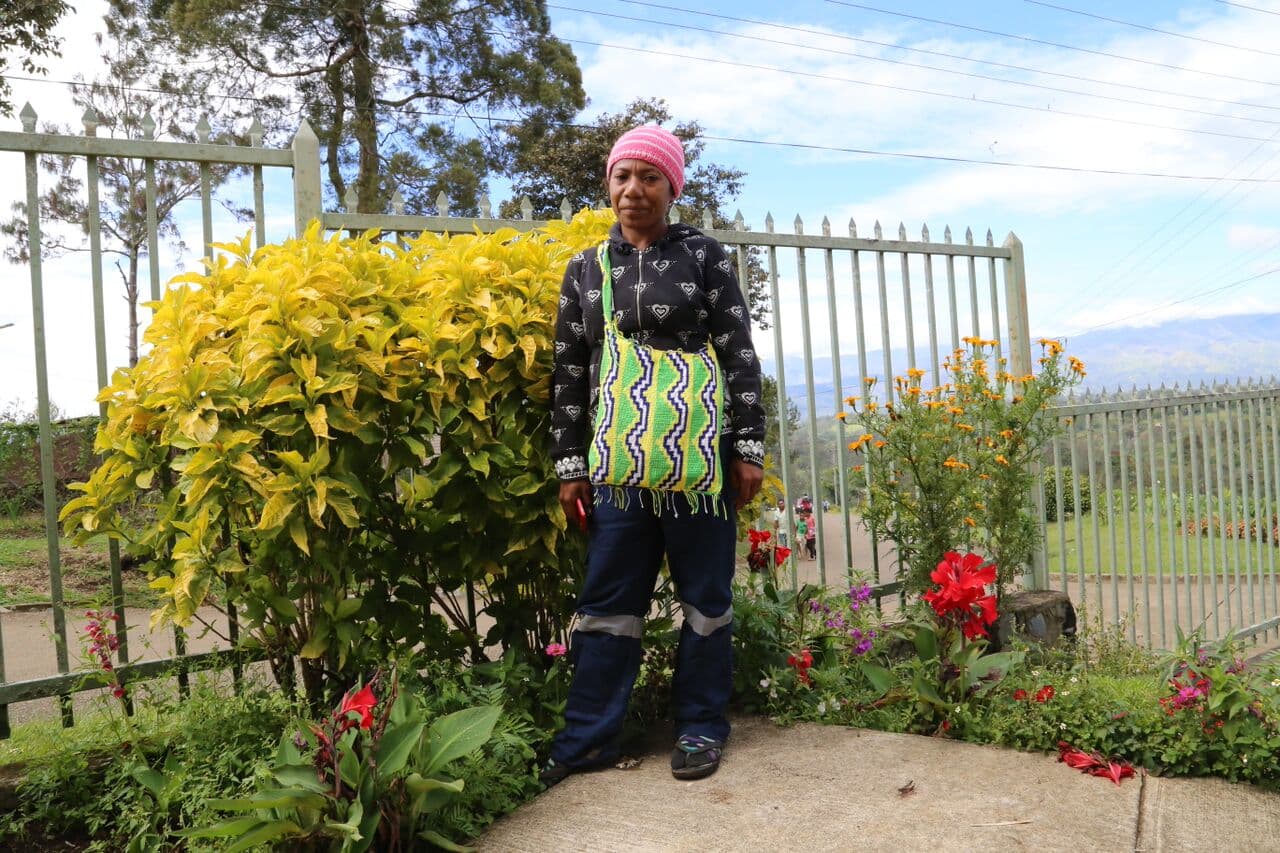 Girl wearing bilum bag