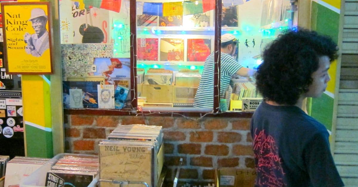 Samson Pho (behind windows)