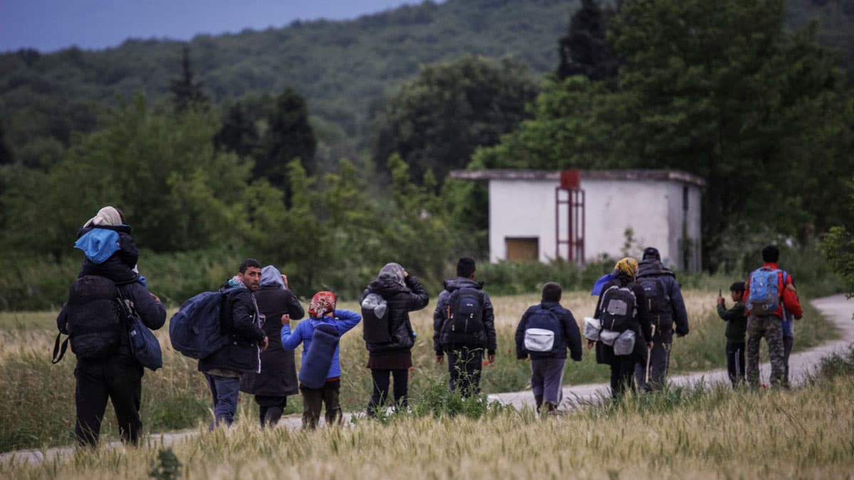 Immigrants leaving Idomeni camp earlier this week in an attempt to cross illegally into Macedonia in order to continue their journey toward Western Europe.
