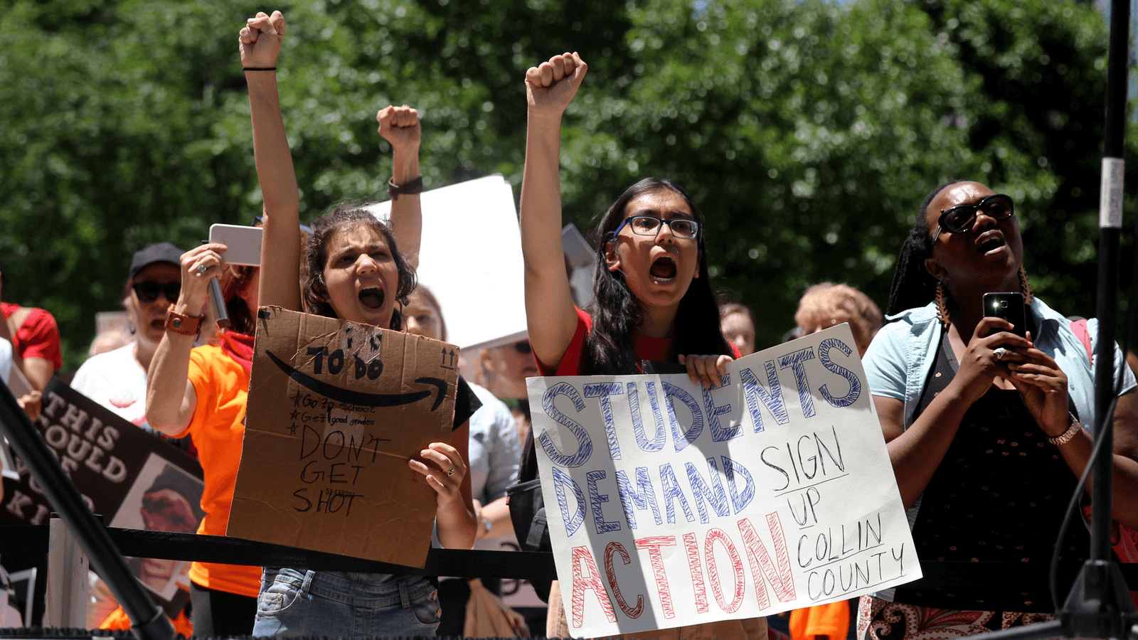protestors at the NRA convention