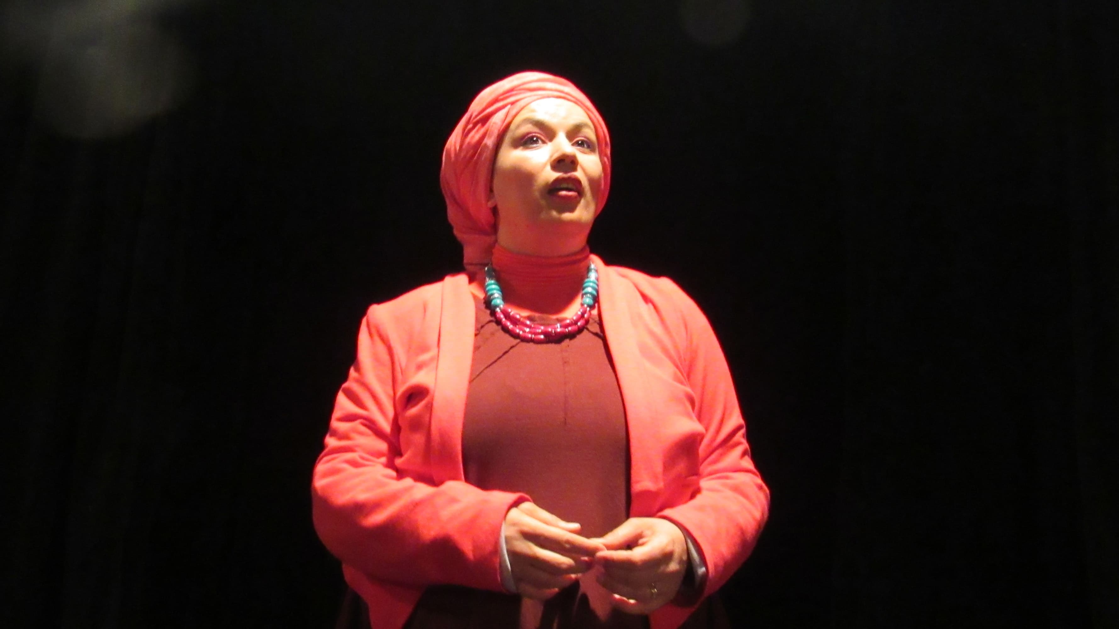 Samia Orosemane tweaks stereotypes about her North African community in her one-woman show in Paris.