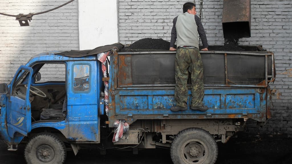 Loading coal at Datong, China.