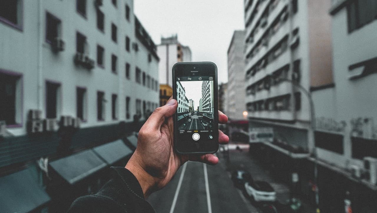 Man holding smartphone