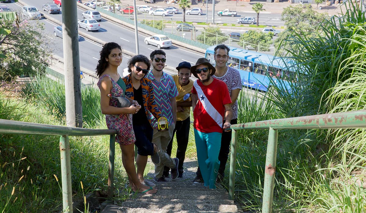 Brazil's alt-tropicalia band, Graveola