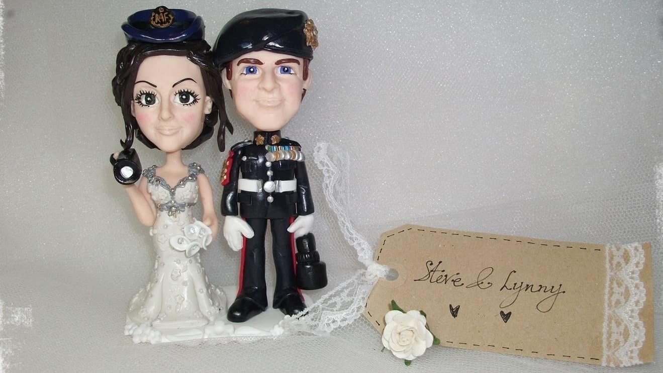 Cake topper