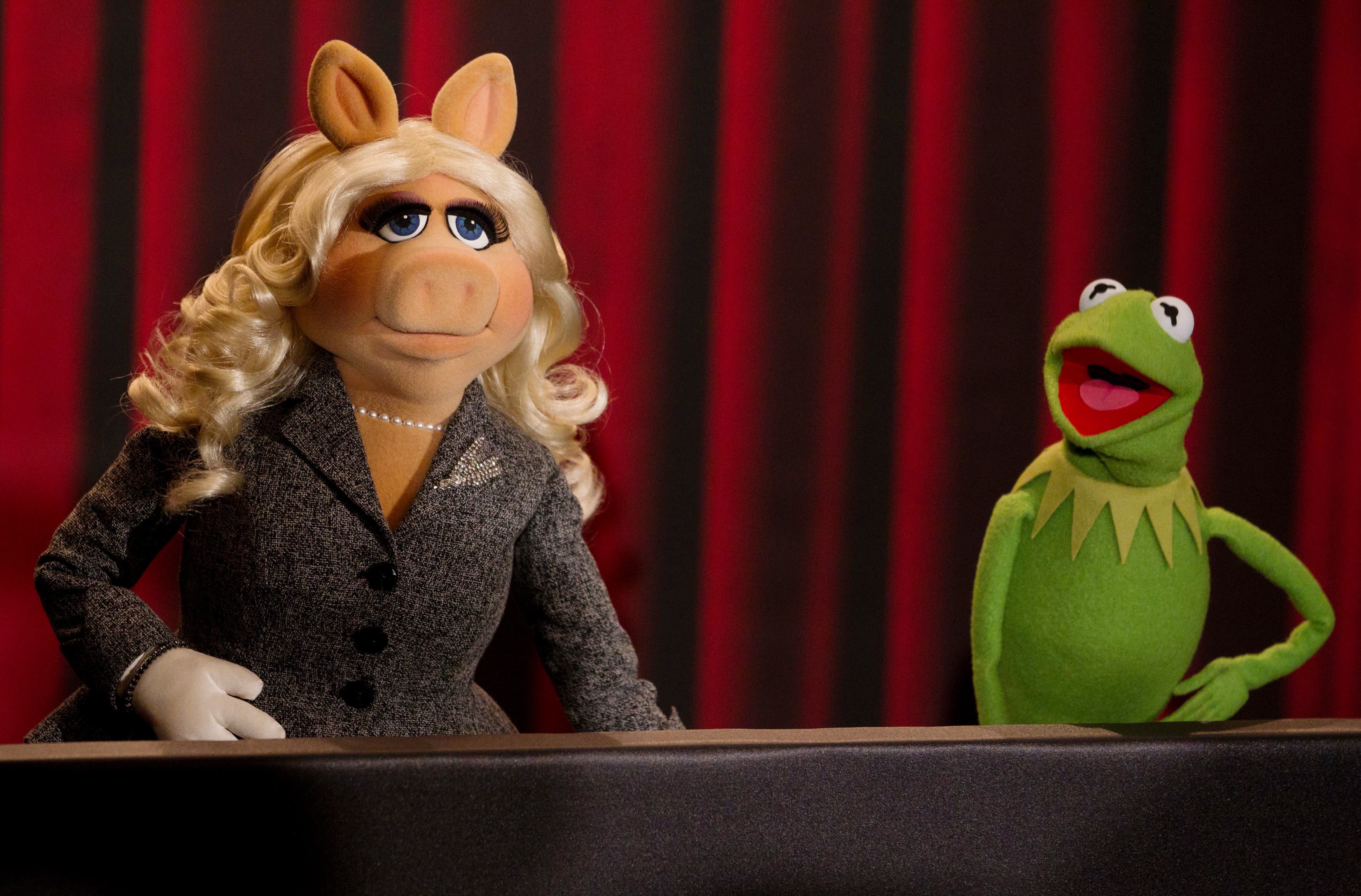 Miss Piggy and Kermit