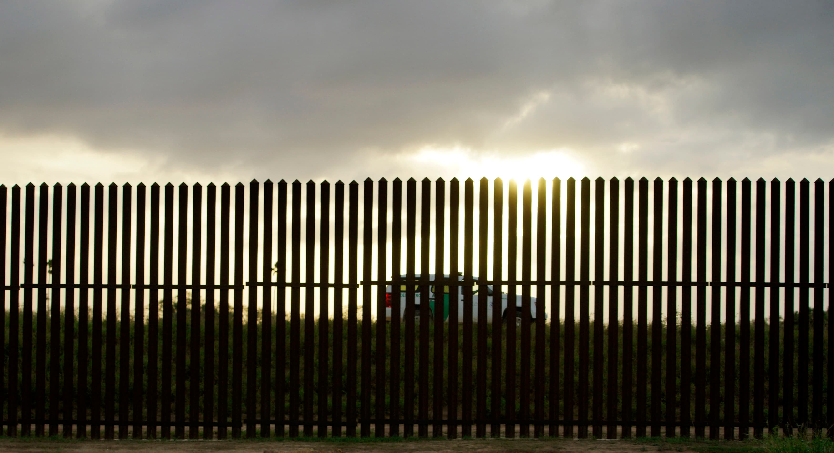 Border fence