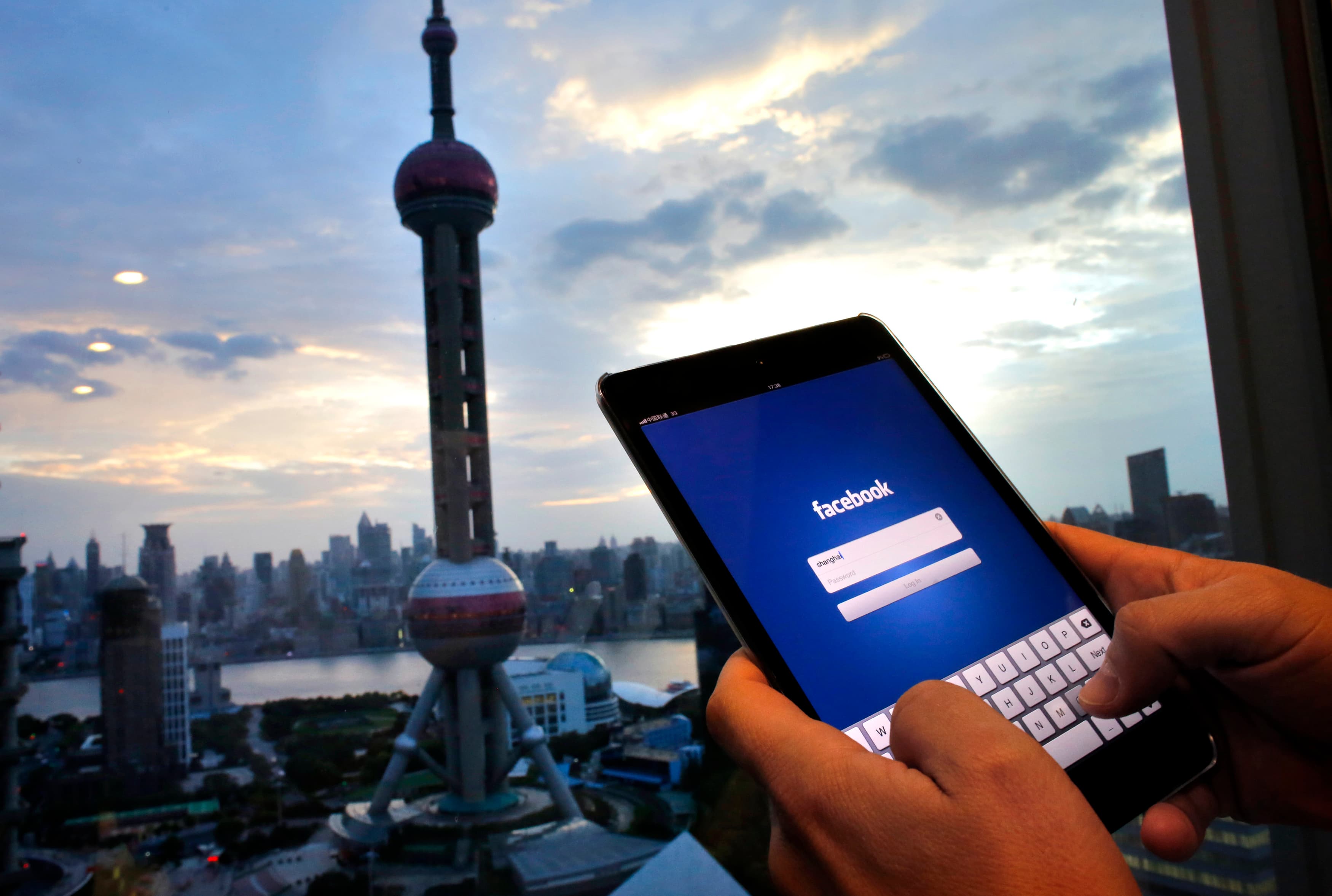 US social media companies Facebook and Twitter are blocked in China, and looking for a way to break into the fast growing market.