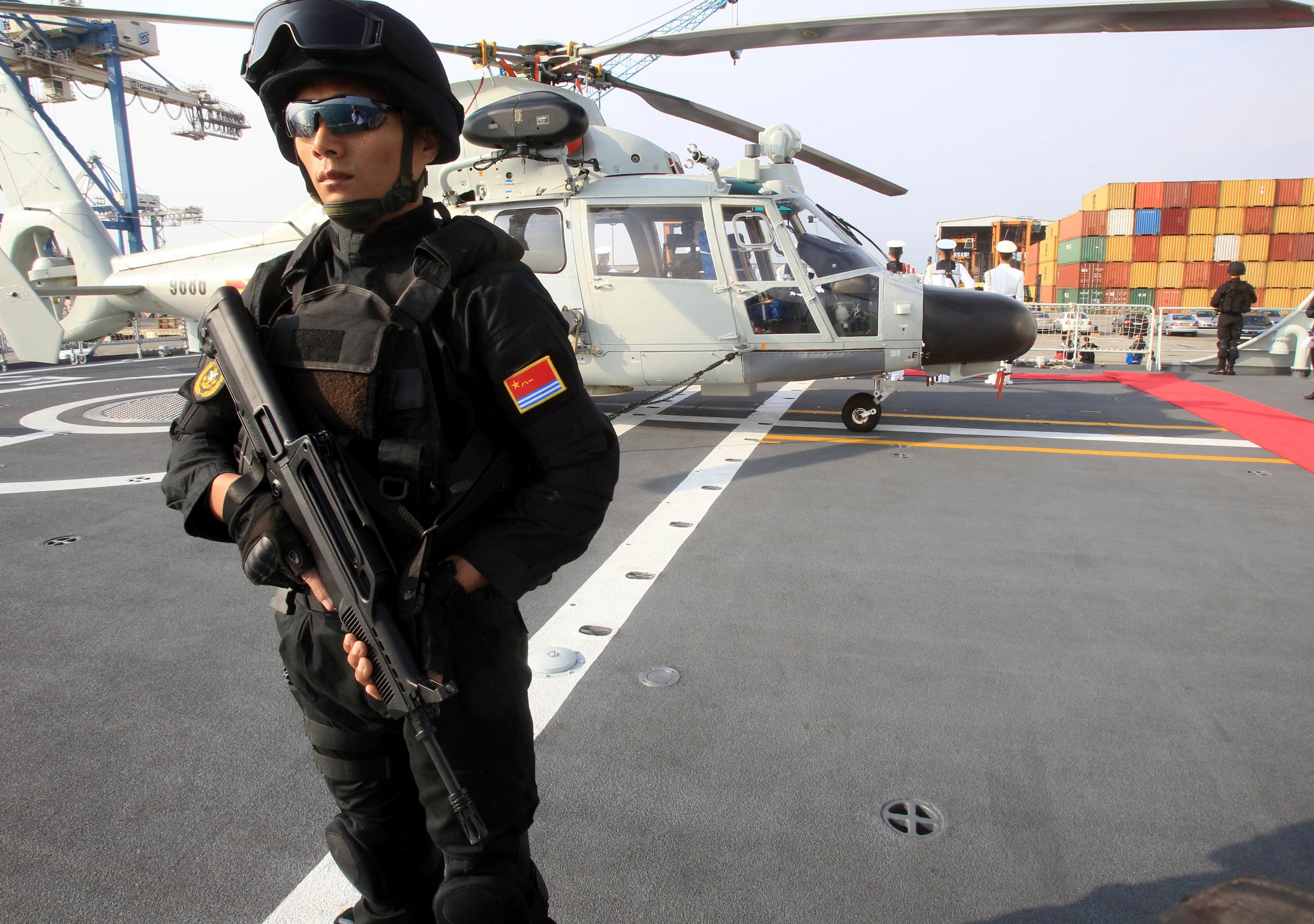 Chinese commando guards