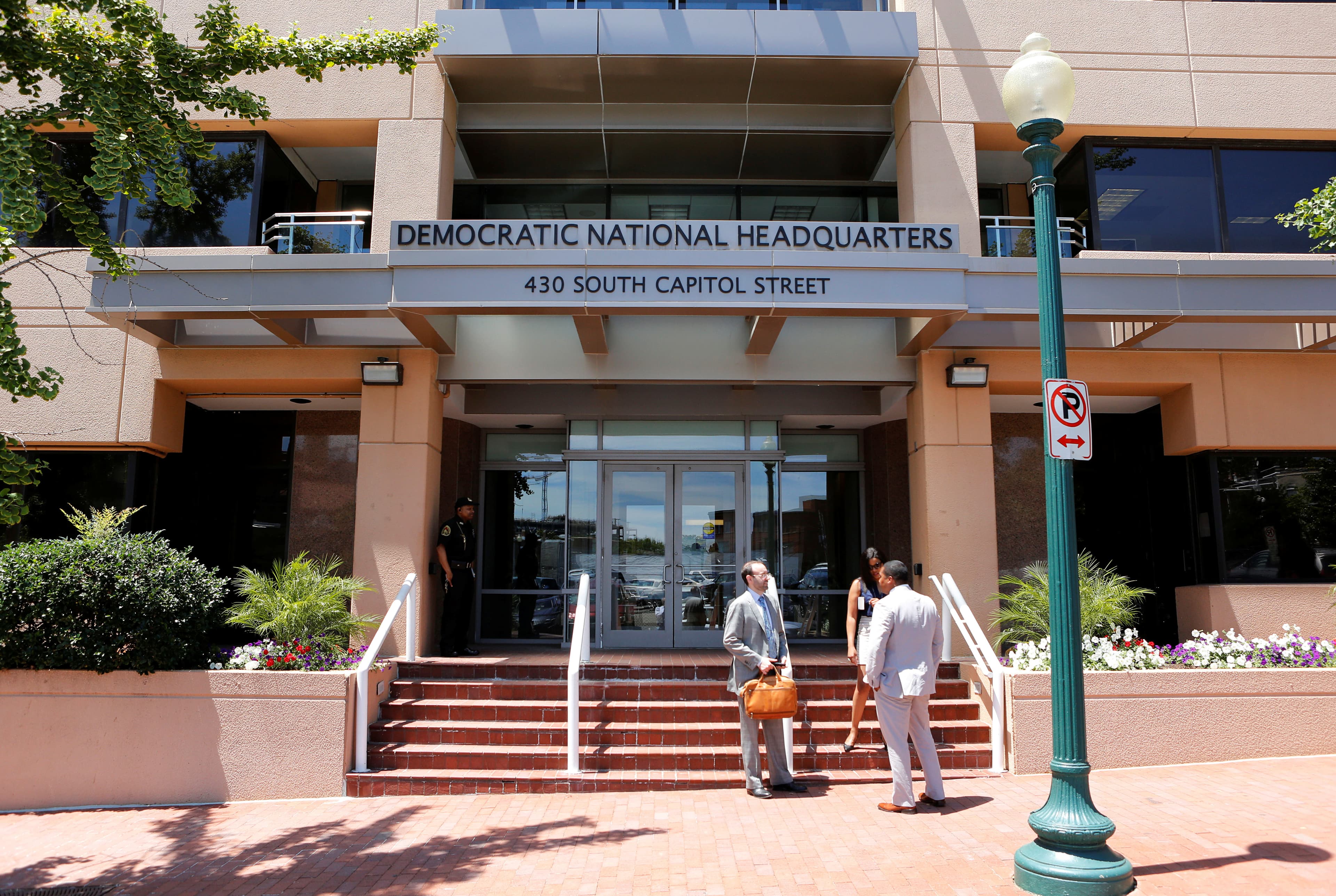 Who is behind the DNC hack?