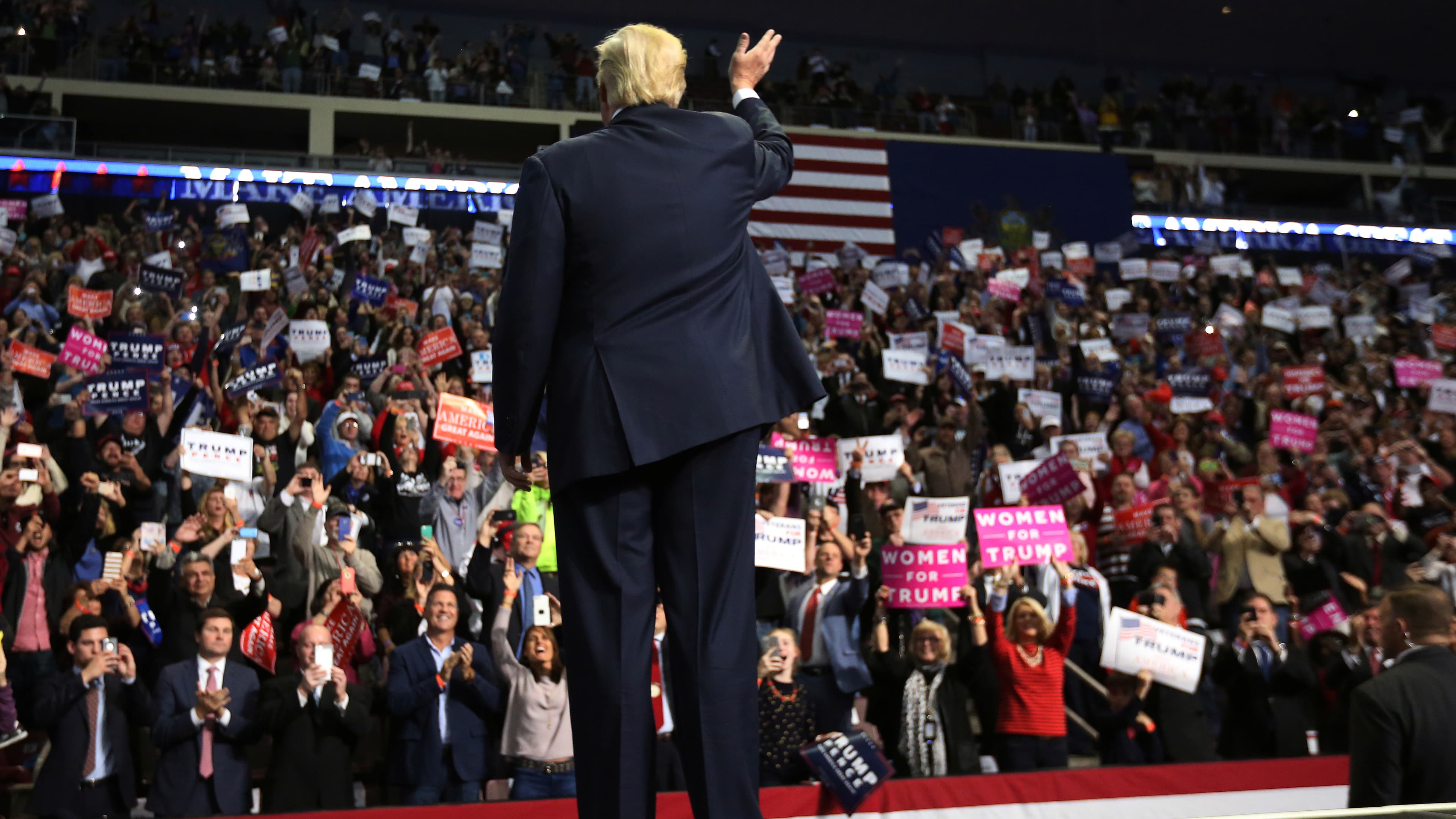 Republican presidential nominee Donald Trump attends a campaign event in Hershey, Pennsylvania, U.S. November 4, 2016.