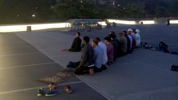 California Muslims praying on a hilltop in Berkeley.