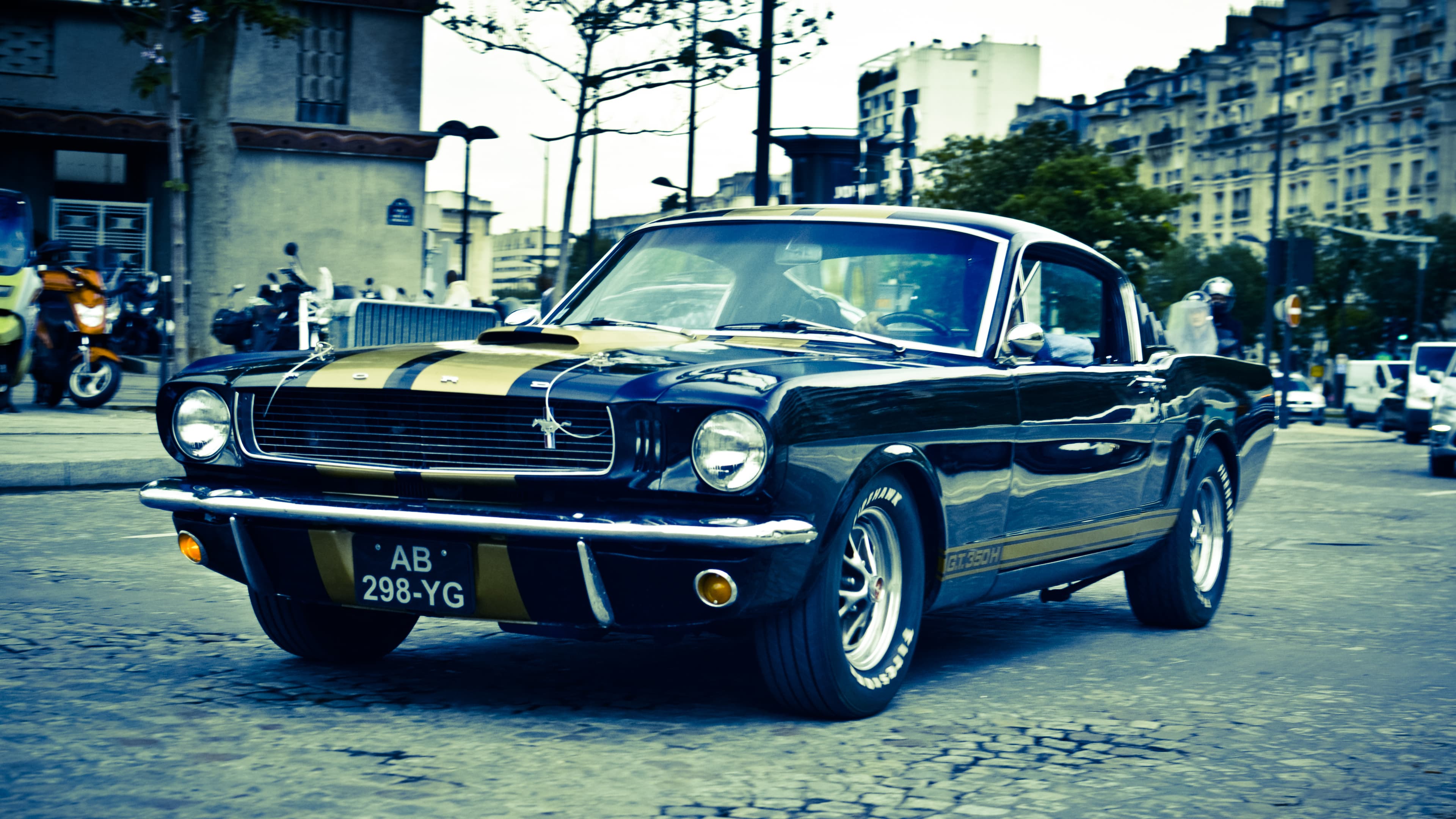Ford Mustang in Paris
