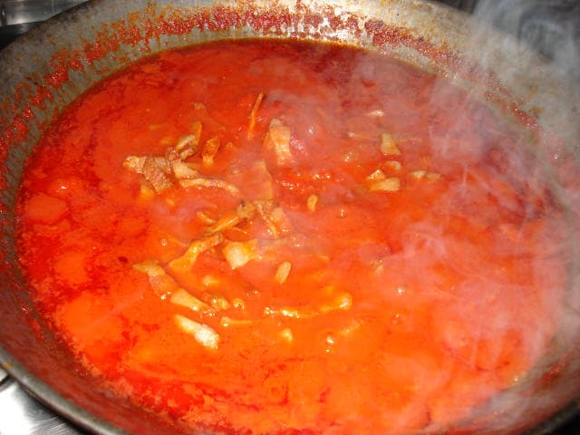 Amatriciana sauce cooking.