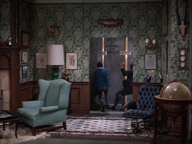 ACCESS TO BATCAVE VIA BATPOLES