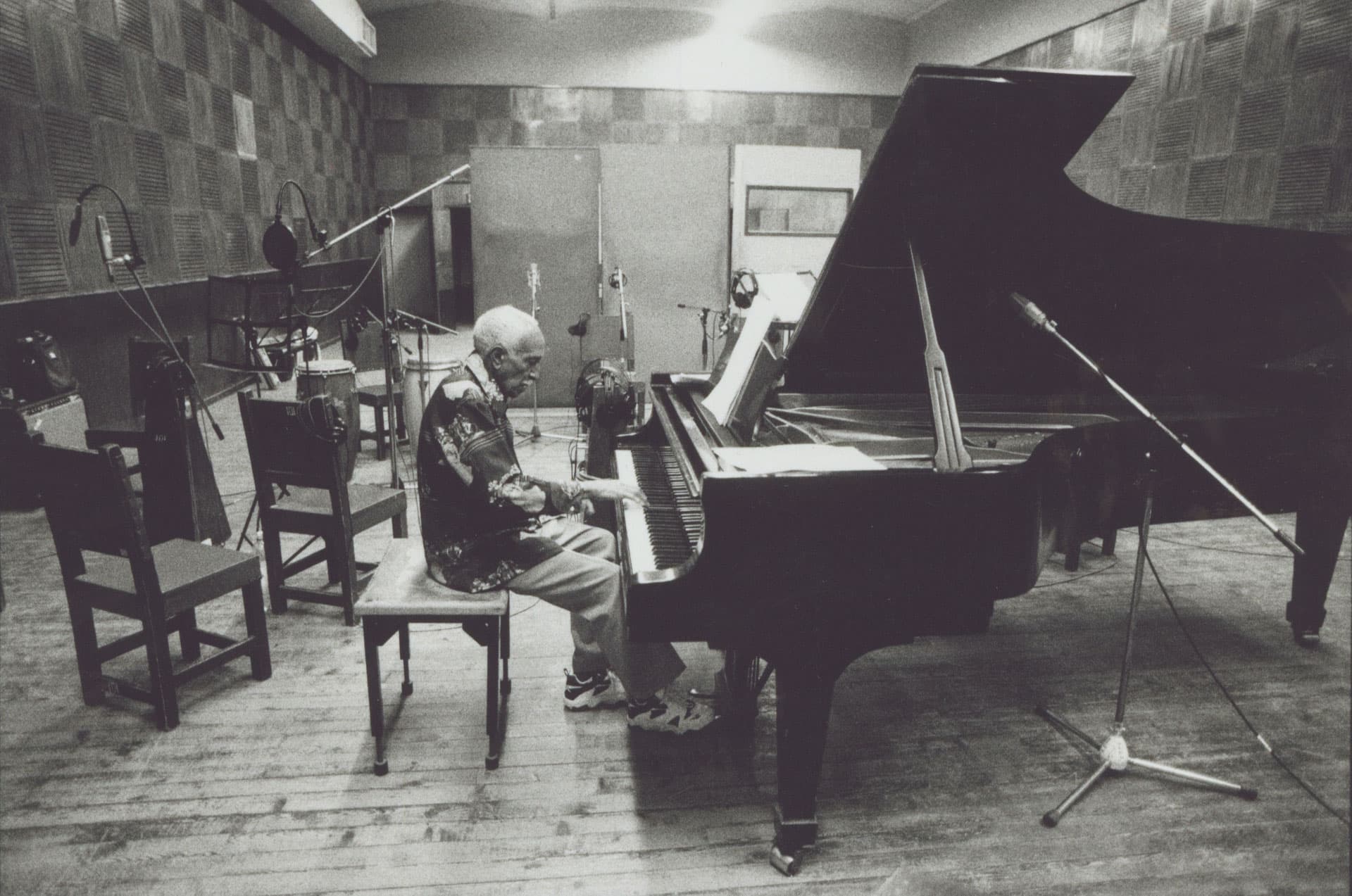 Rubén González at the piano.